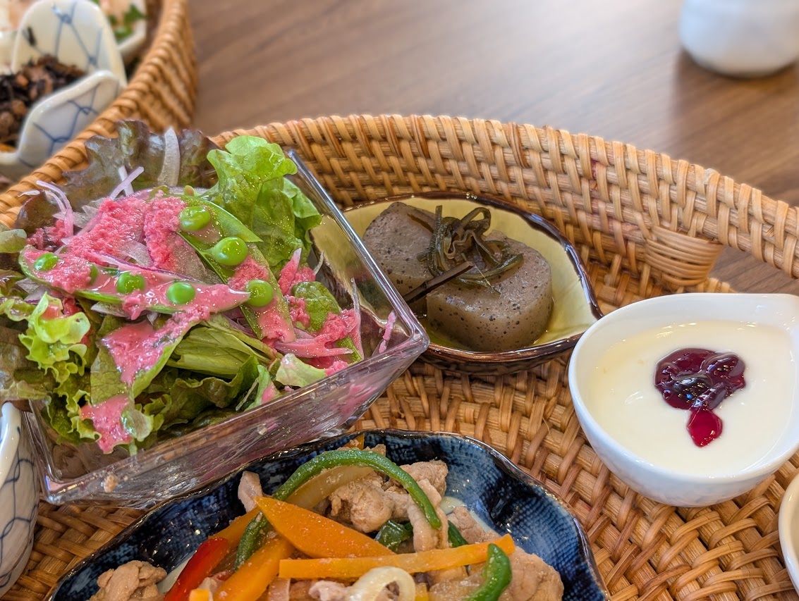 DINING & CAFE BAR SUZUMARU