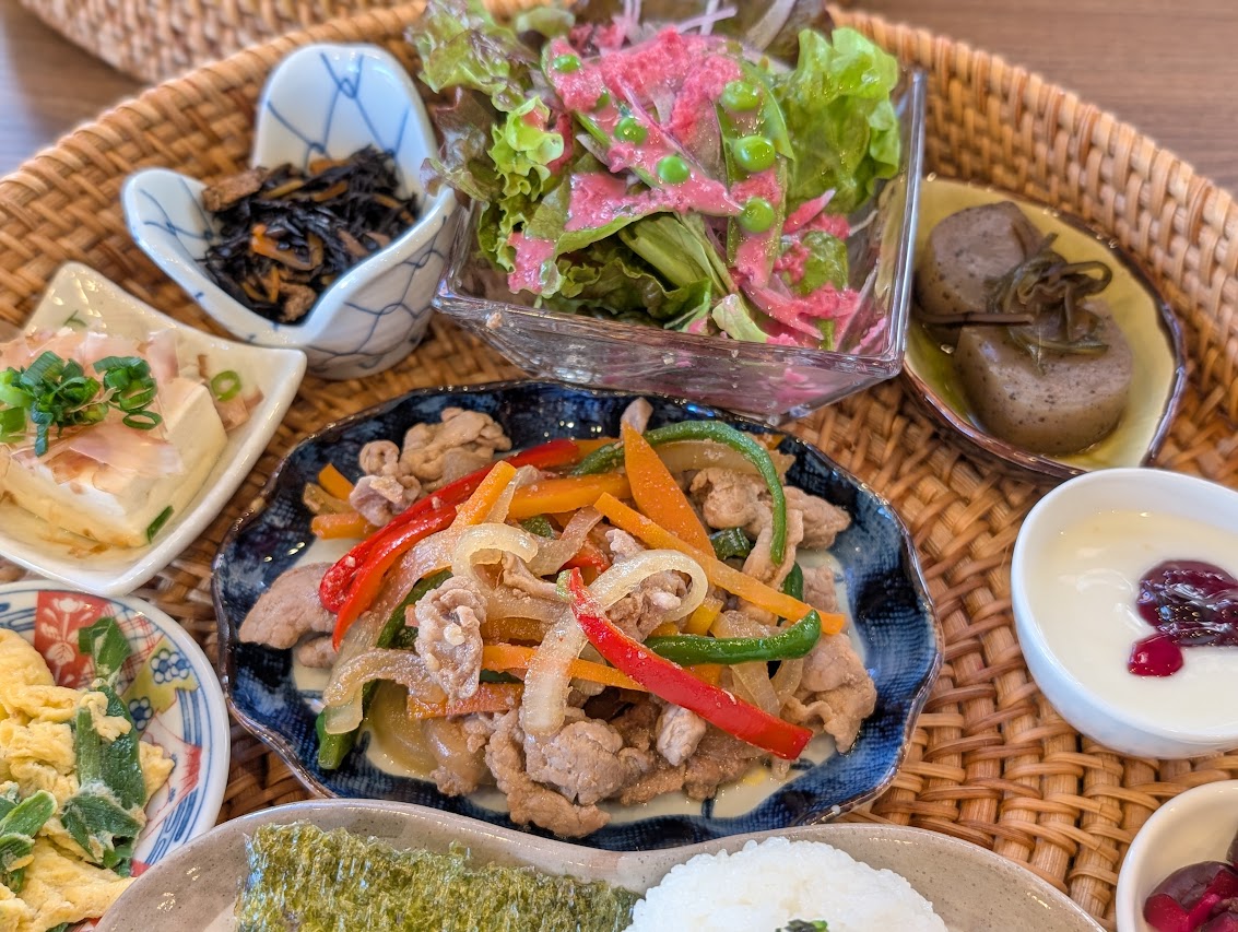 DINING & CAFE BAR SUZUMARU