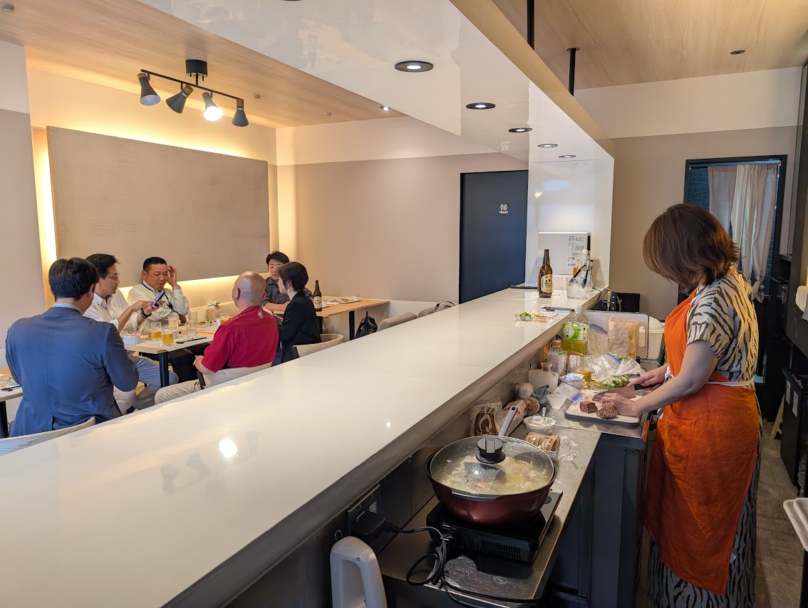 CIRCLE KITCHEN
