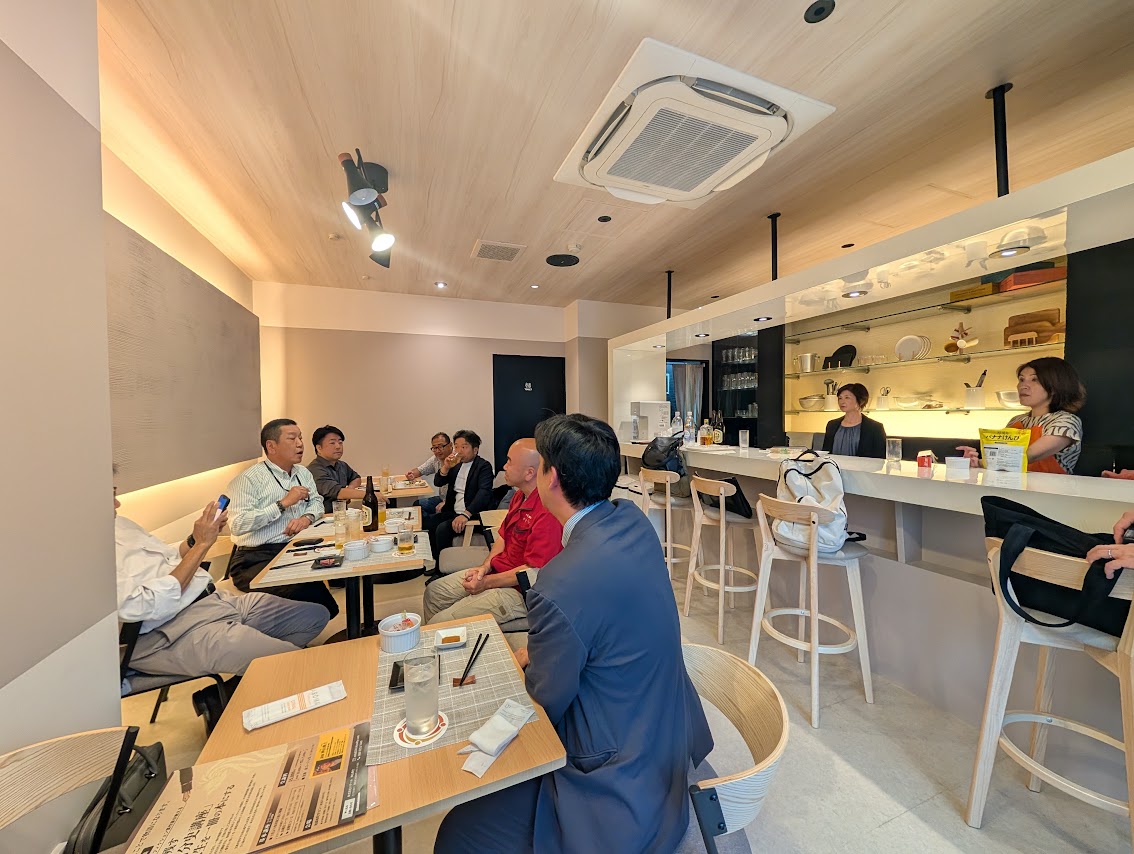 CIRCLE KITCHEN